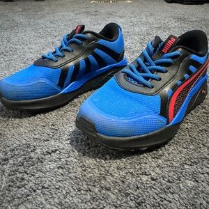 Puma Boys Blue and Black Sneakers with Red Accents